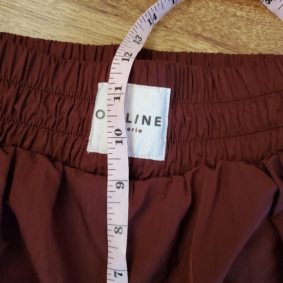 Offline by Aeire Size Medium The Hugger Athletic Shorts - Picture 6 of 7